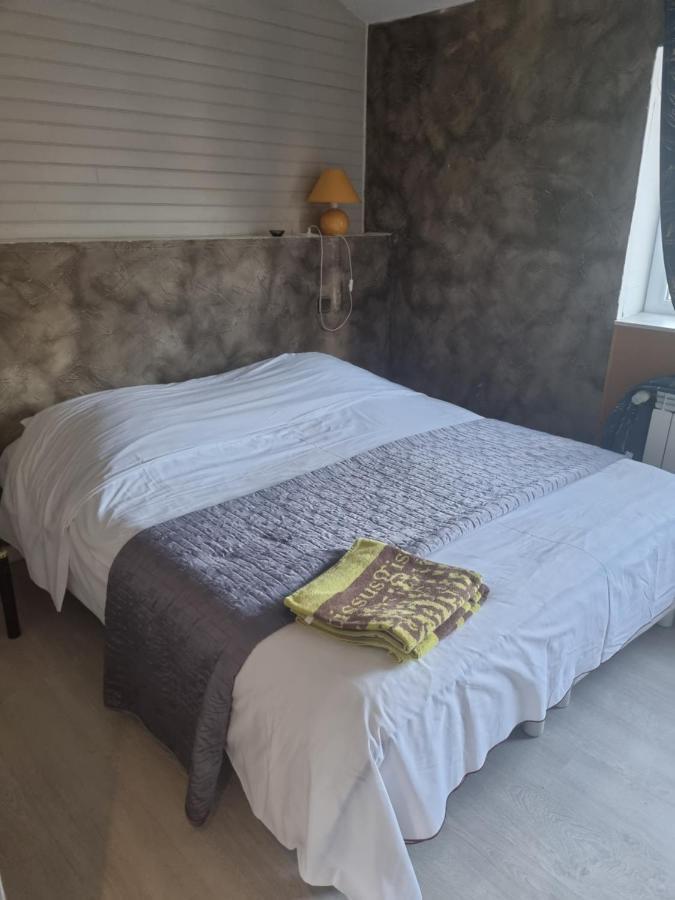 Chambres Individuelles Avec Cuisine Commune Tilloloy Екстер'єр фото