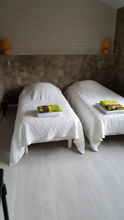 Chambres Individuelles Avec Cuisine Commune Tilloloy Екстер'єр фото