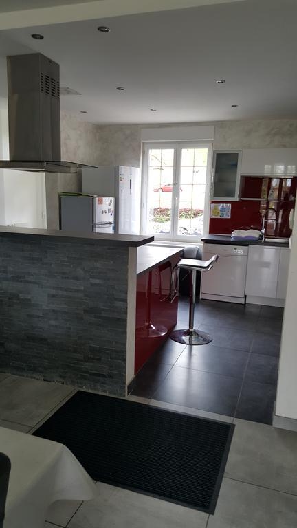 Chambres Individuelles Avec Cuisine Commune Tilloloy Екстер'єр фото